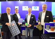 Pieter, Stefan, Ronald en Arno van Teku Pöppelman stonden ook op de beurs voor de trays en potten.